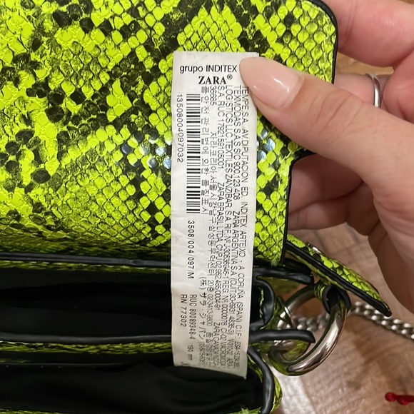 Small snake bag: Neon green. Shoulder bag. - Picture 4 of 4